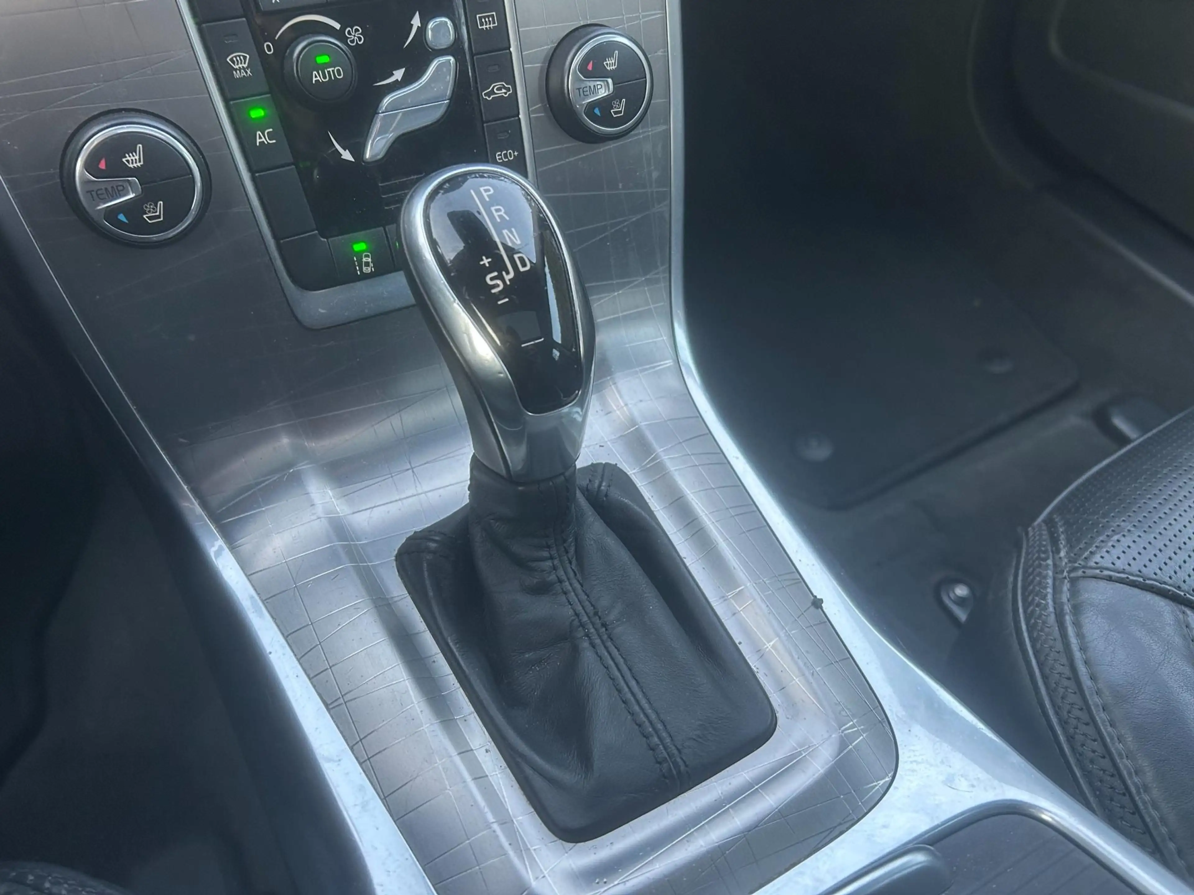 Volvo XC70 2.0 D4 FWD Summum — photo 12
