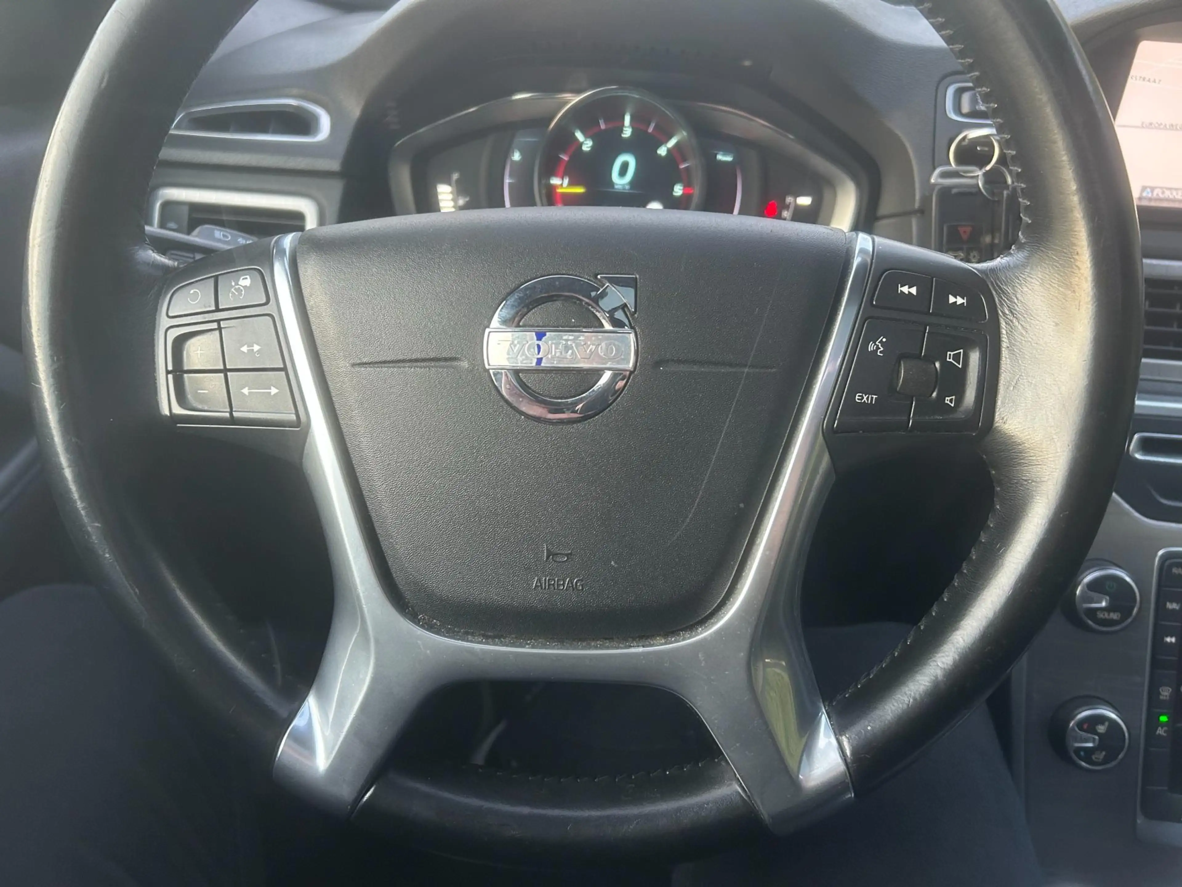 Volvo XC70 2.0 D4 FWD Summum — photo 14