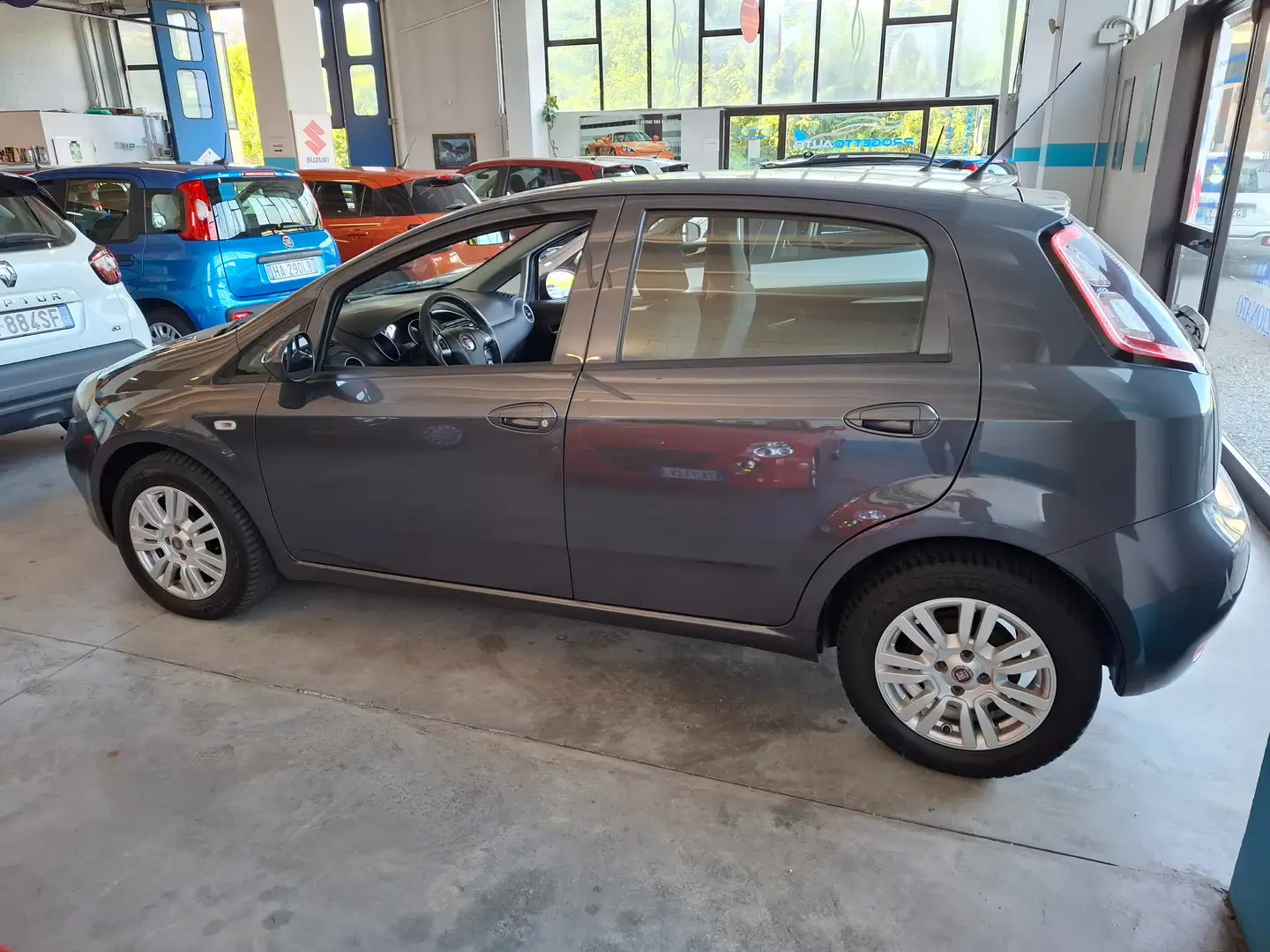 Fiat Punto 5p 1.3 mjt II 16v Lounge 75cv E5+OTTIMA!-DISTRIB Grigio - 2