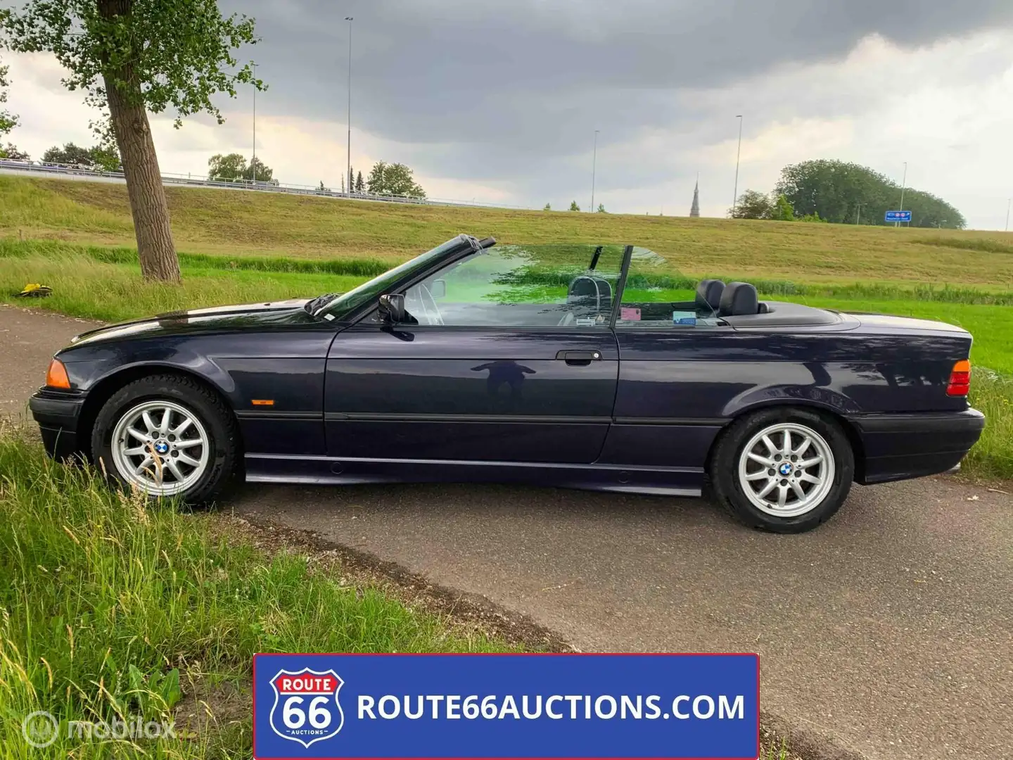 BMW 318 318i E36 Cabriolet 1997 | Route 66 auctions Zwart - 2