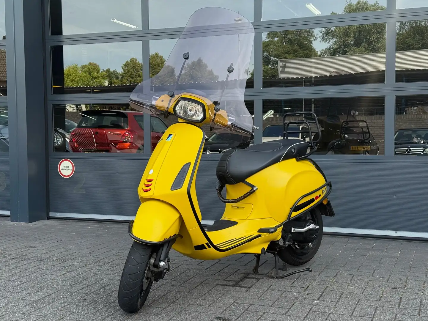 Vespa Sprint 4T Full option 45km/h Giallo - 1