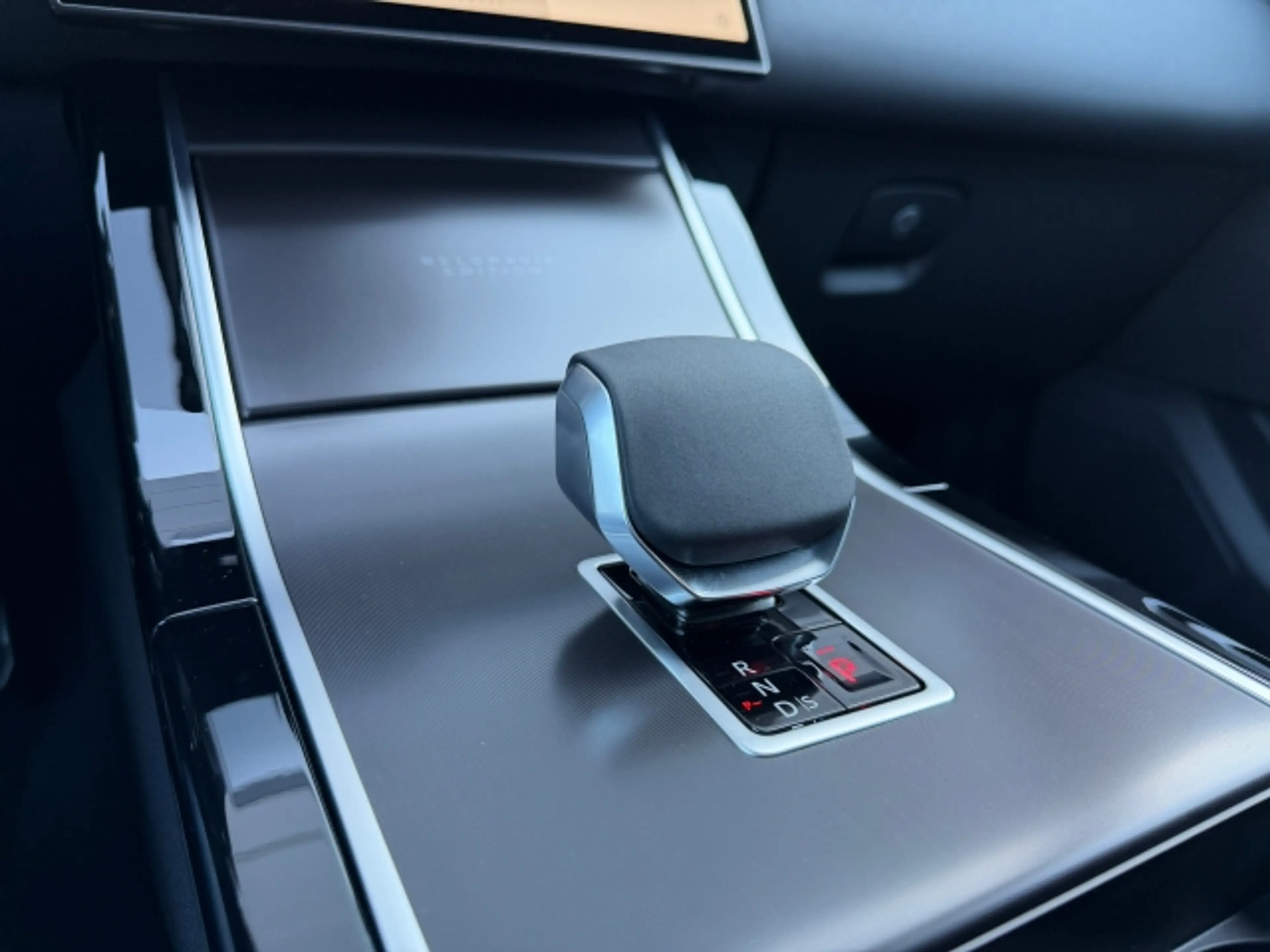 Land Rover Range Rover Velar P400e Belgravia Edition — photo 13