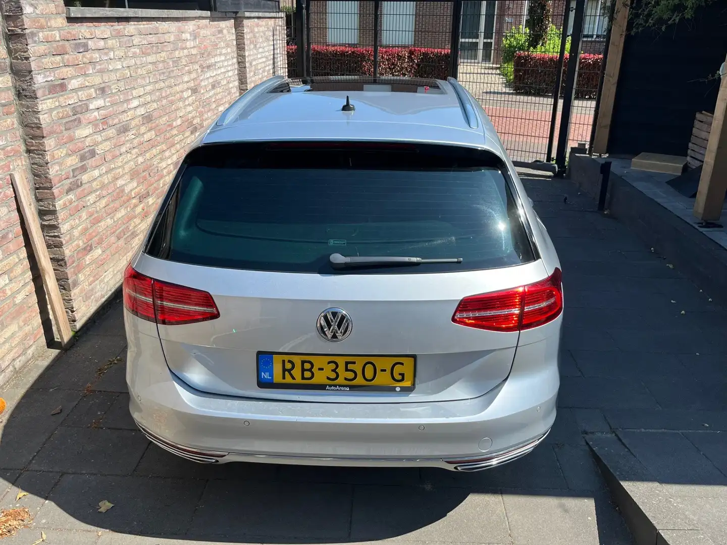 Volkswagen Passat Passat 1.6 TDI HL Bns R Grijs - 2