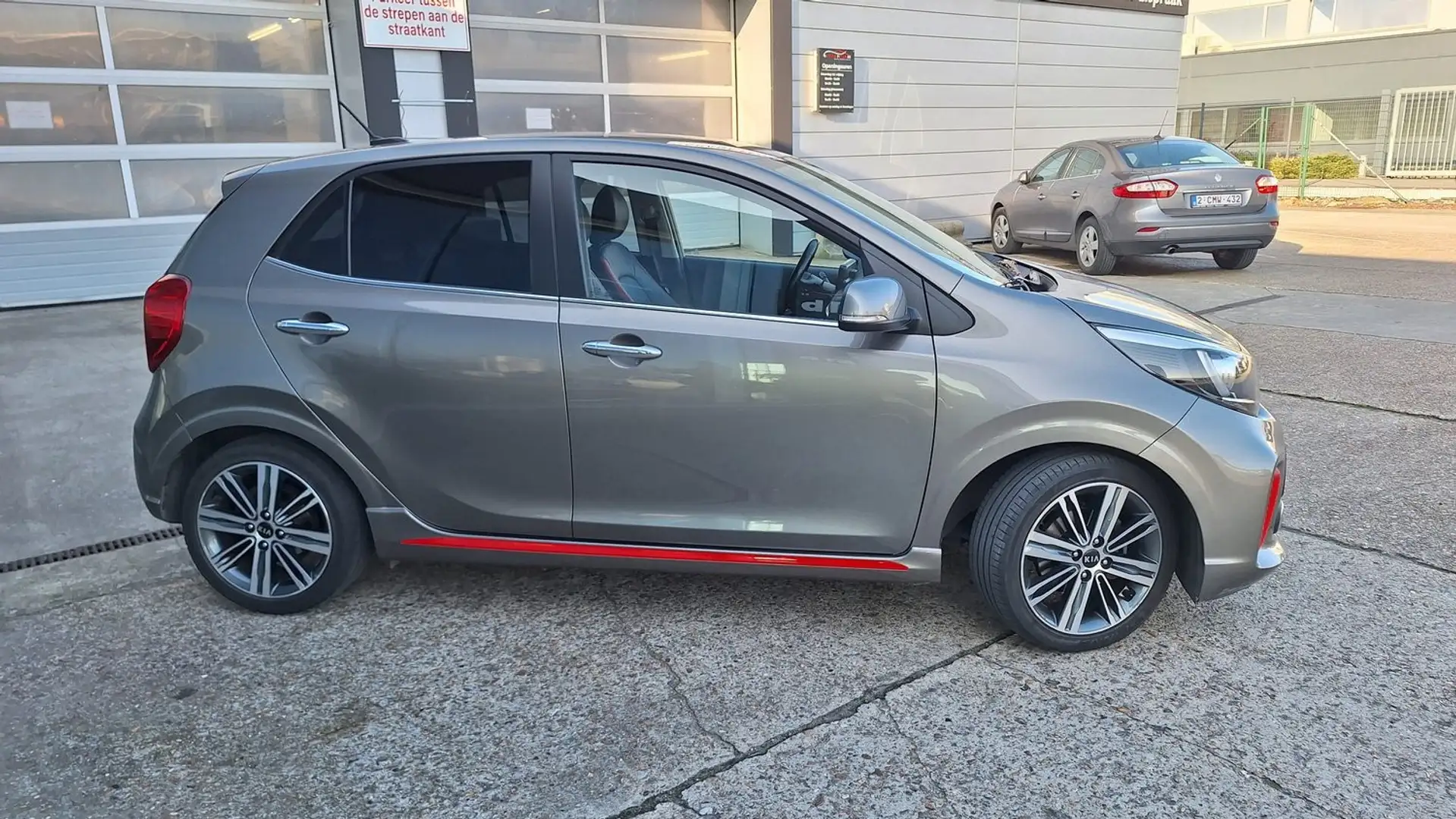 Kia Picanto 1.0i GT Line Grijs - 2