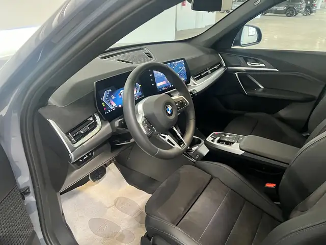 BMW X1 view 4