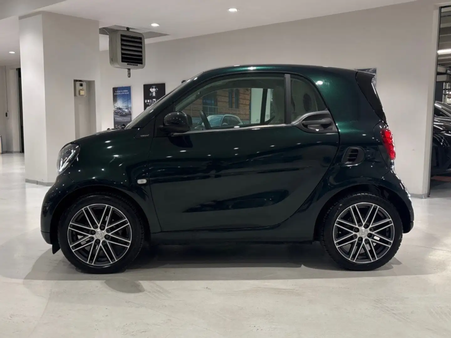 smart forTwo coupè 90 0.9 66kW TURBO british green twinamic Vert - 2