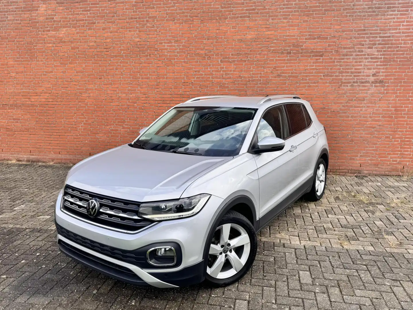 Volkswagen T-Cross 1.0 TSi Style CARPLAY|PDC|ACC|LANE ASSIST Zilver - 2