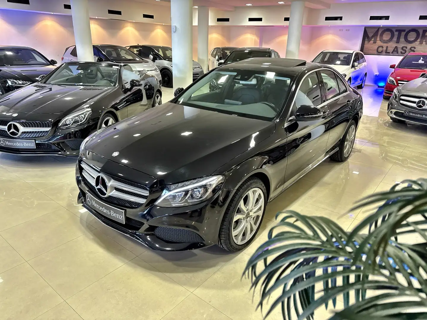 Mercedes-Benz C 200 9G-Tronic Zwart - 1