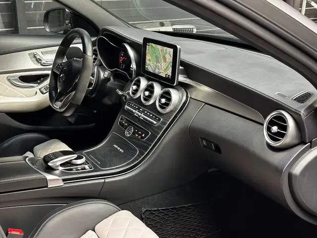 Mercedes-Benz C-Class view 14