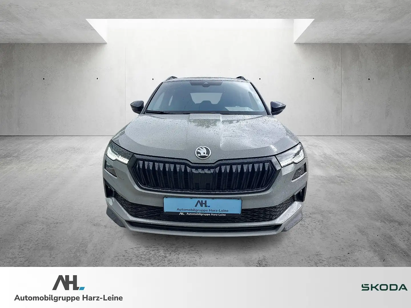 Skoda Karoq 2.0 TSI Sportline 4x4 DSG Matrix PDC SmartLink Grijs - 2