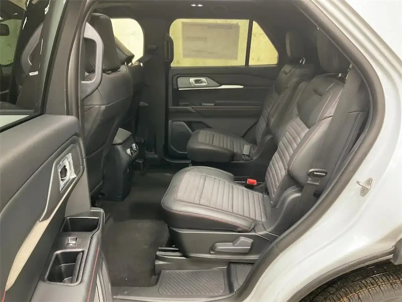 Ford Explorer photo Ford Explorer