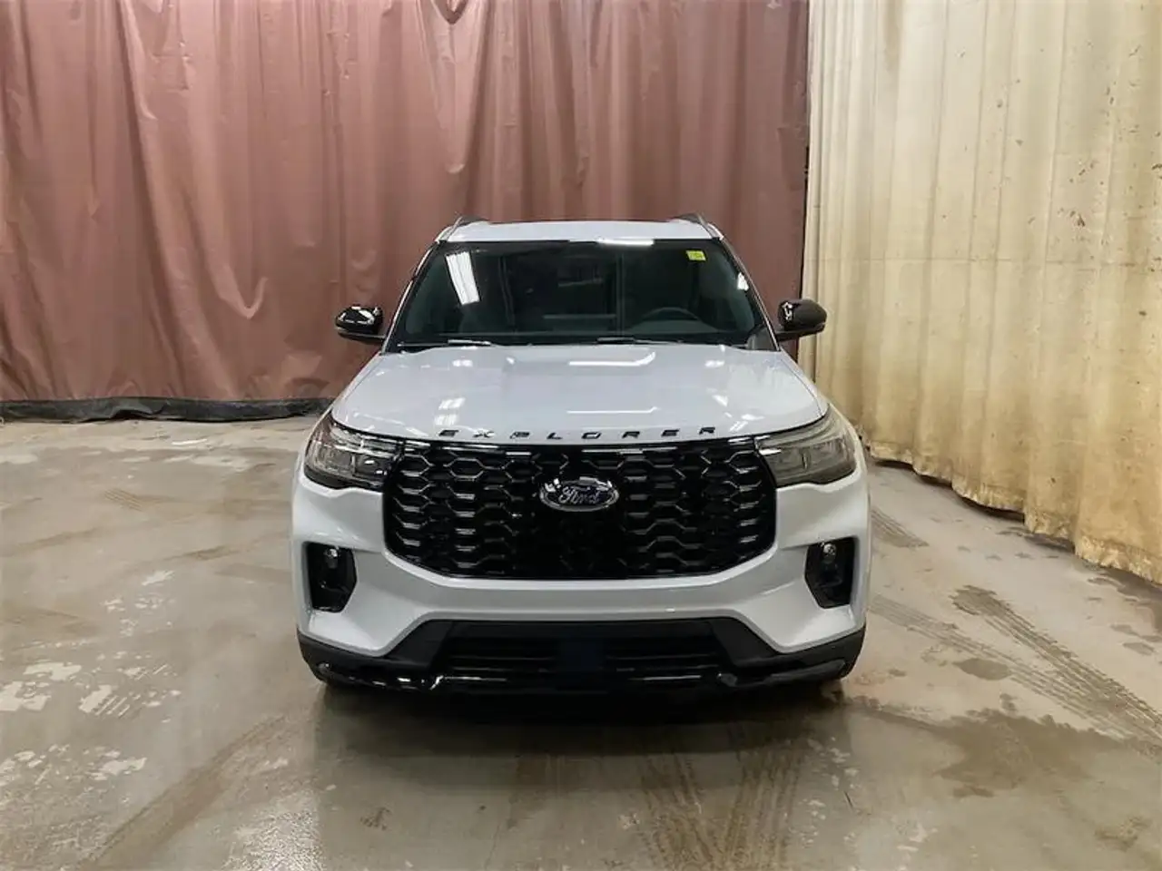 Ford Explorer photo Ford Explorer