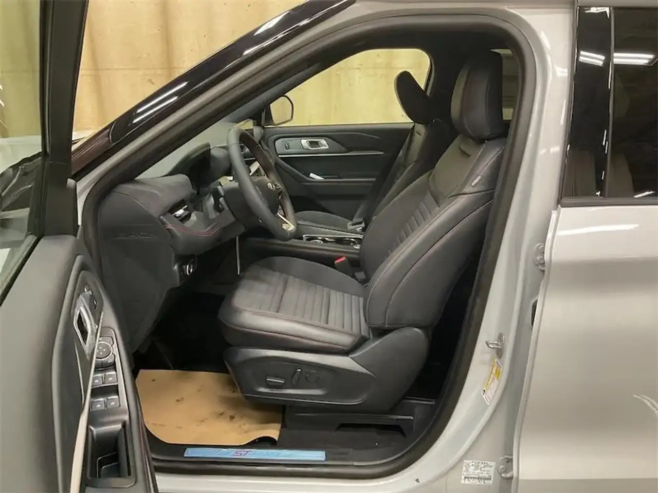 Ford Explorer photo Ford Explorer