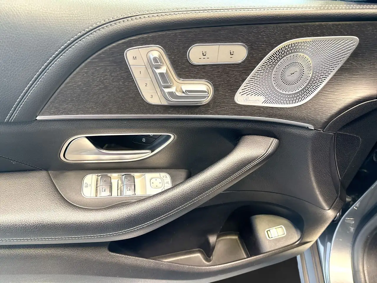 Mercedes-Benz GLE снимка Mercedes-Benz GLE