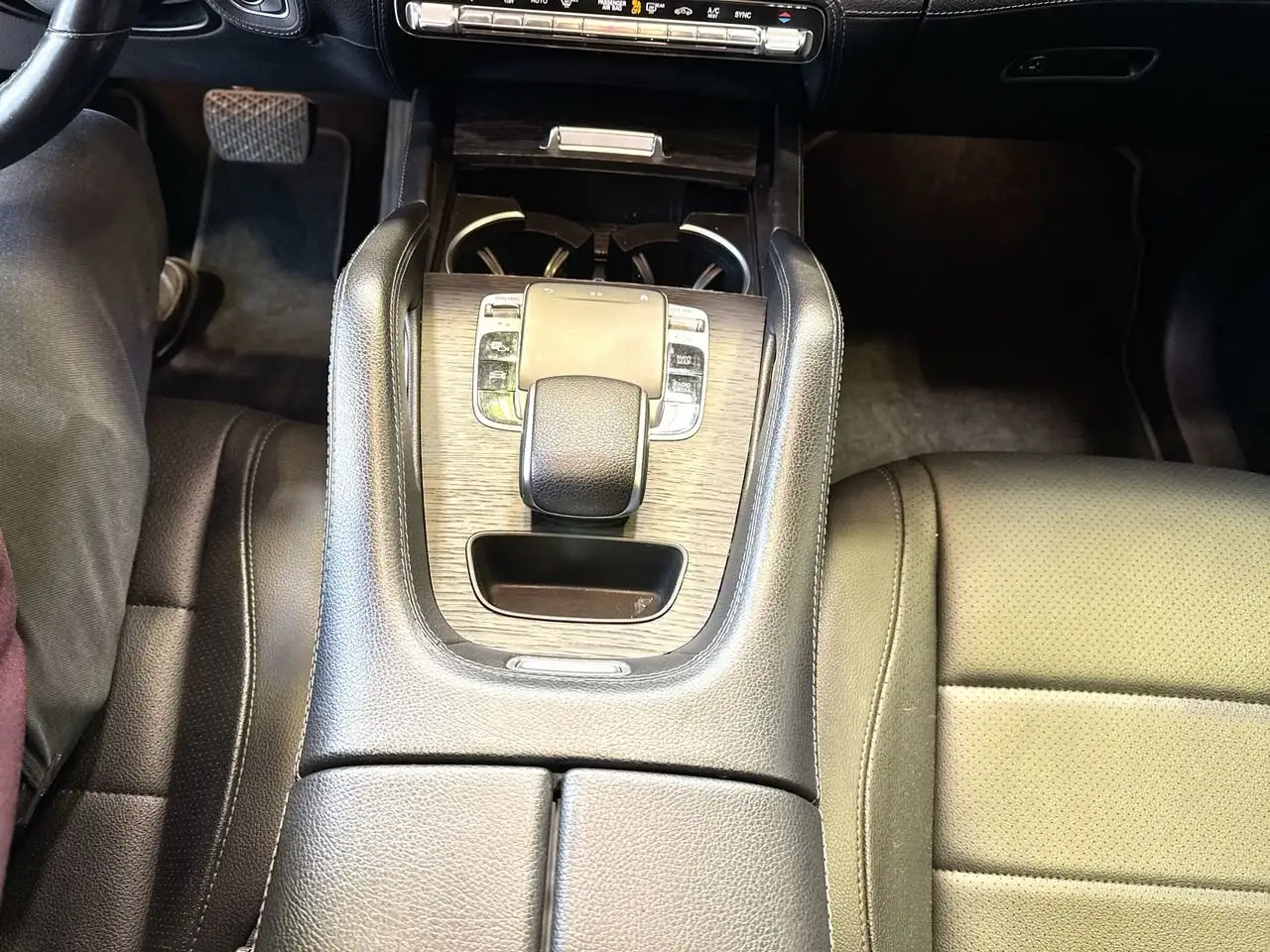 Mercedes-Benz GLE снимка Mercedes-Benz GLE