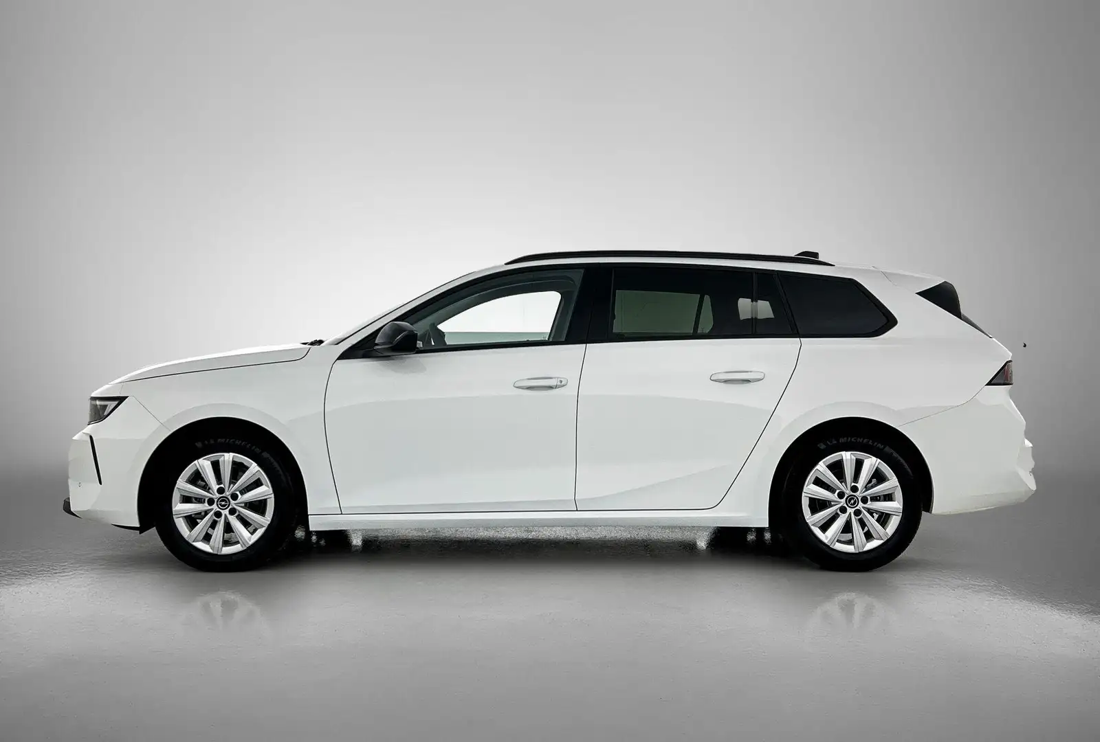 Opel Astra Sports Tourer 1.2 Turbo Business Edition | Apple C Weiß - 2