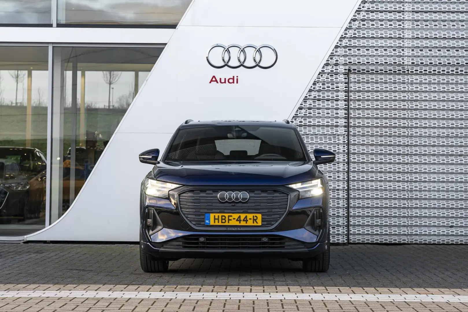 Audi Q4 e-tron 45 quattro S Edition 82 kWh | Comfort Plus | Pano Blauw - 2