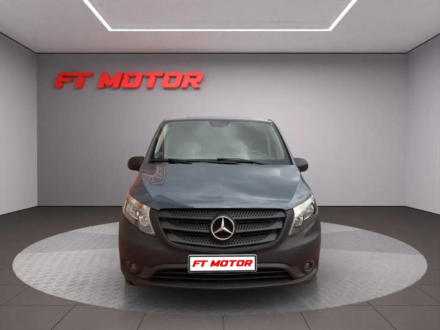 Mercedes-Benz Vito eVito Furgón Larga 66kWh Gris - 2