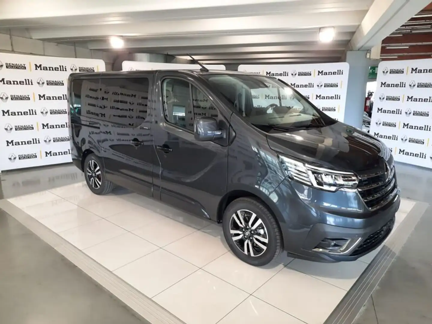 Renault Trafic SpaceClass 150CV AUTOMATICO 8 POSTI rif.GV423 Šedá - 2