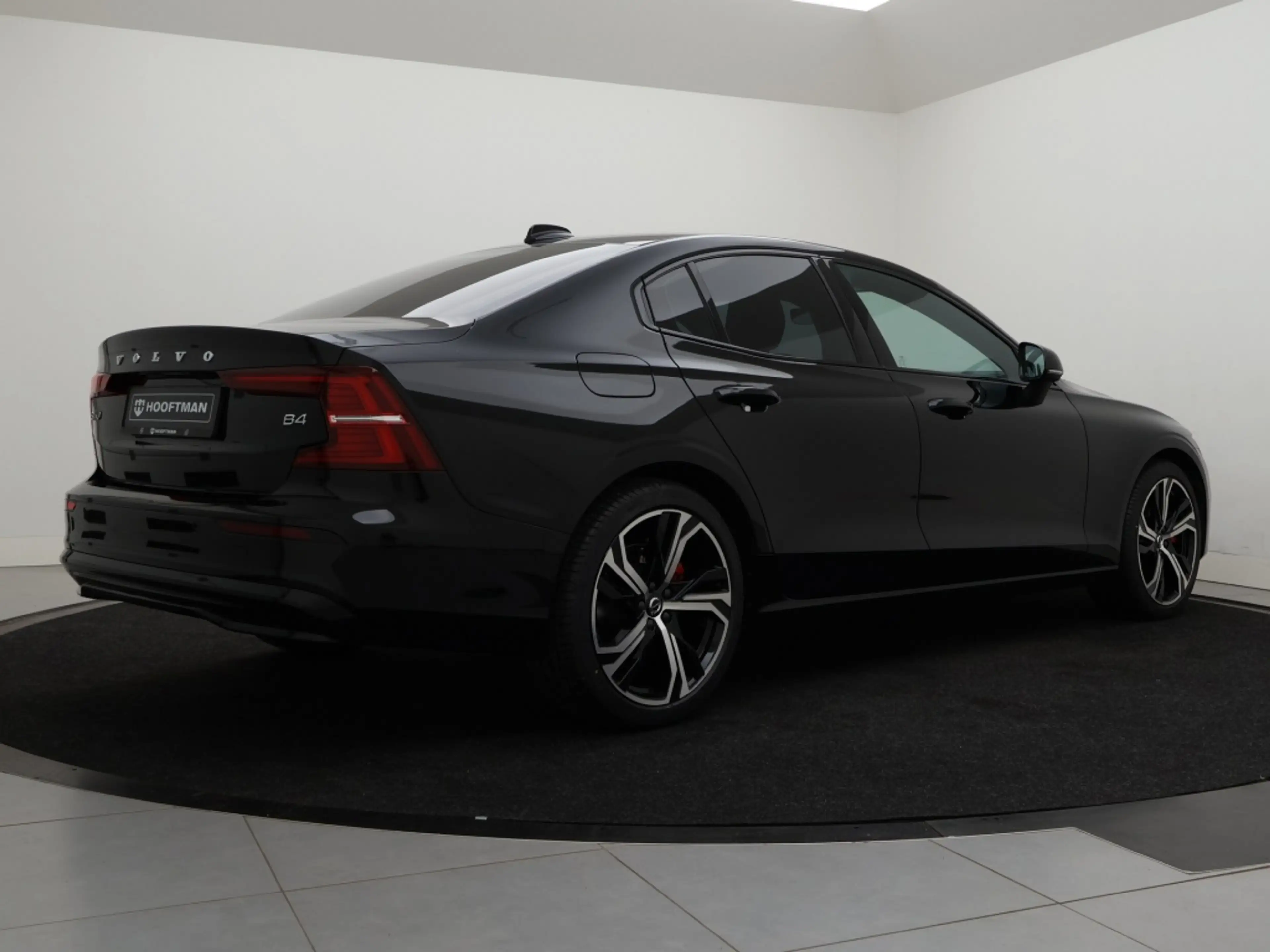 Volvo S60 B4 GT PLUS DARK 20INCH POLESTAR VELGEN GET-GLAS — photo 3