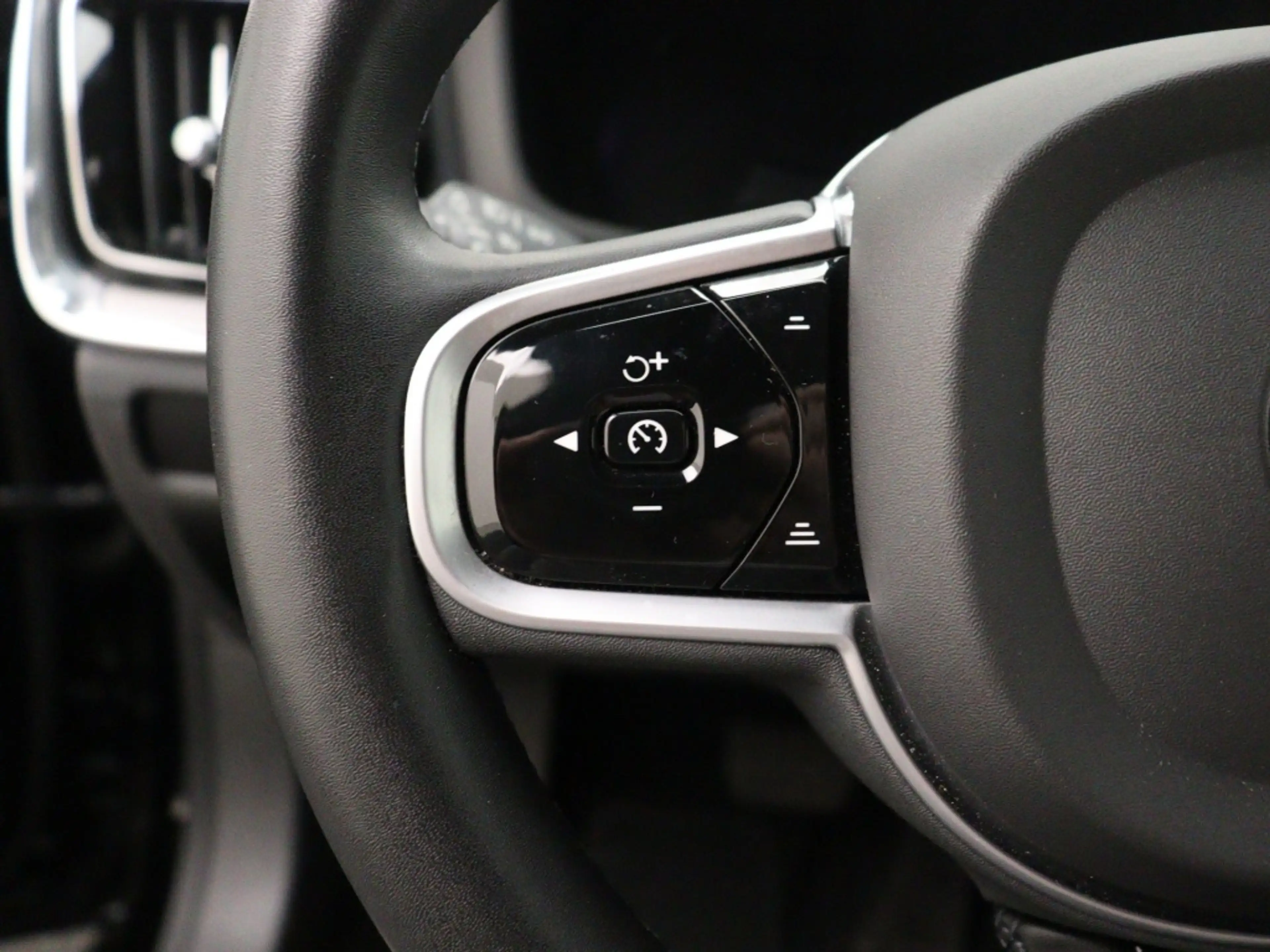 Volvo S60 B4 GT PLUS DARK 20INCH POLESTAR VELGEN GET-GLAS — photo 14