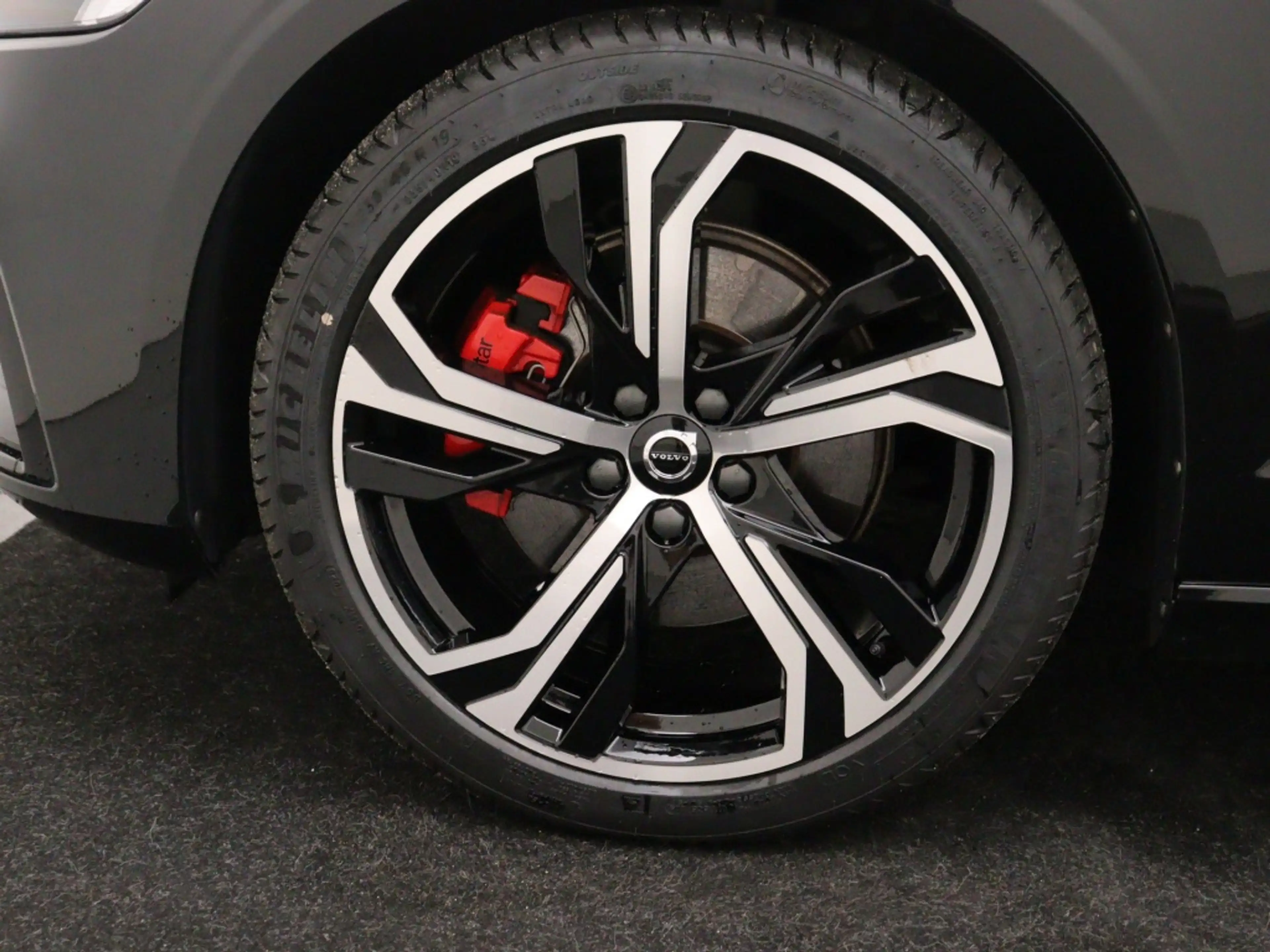 Volvo S60 B4 GT PLUS DARK 20INCH POLESTAR VELGEN GET-GLAS — photo 8