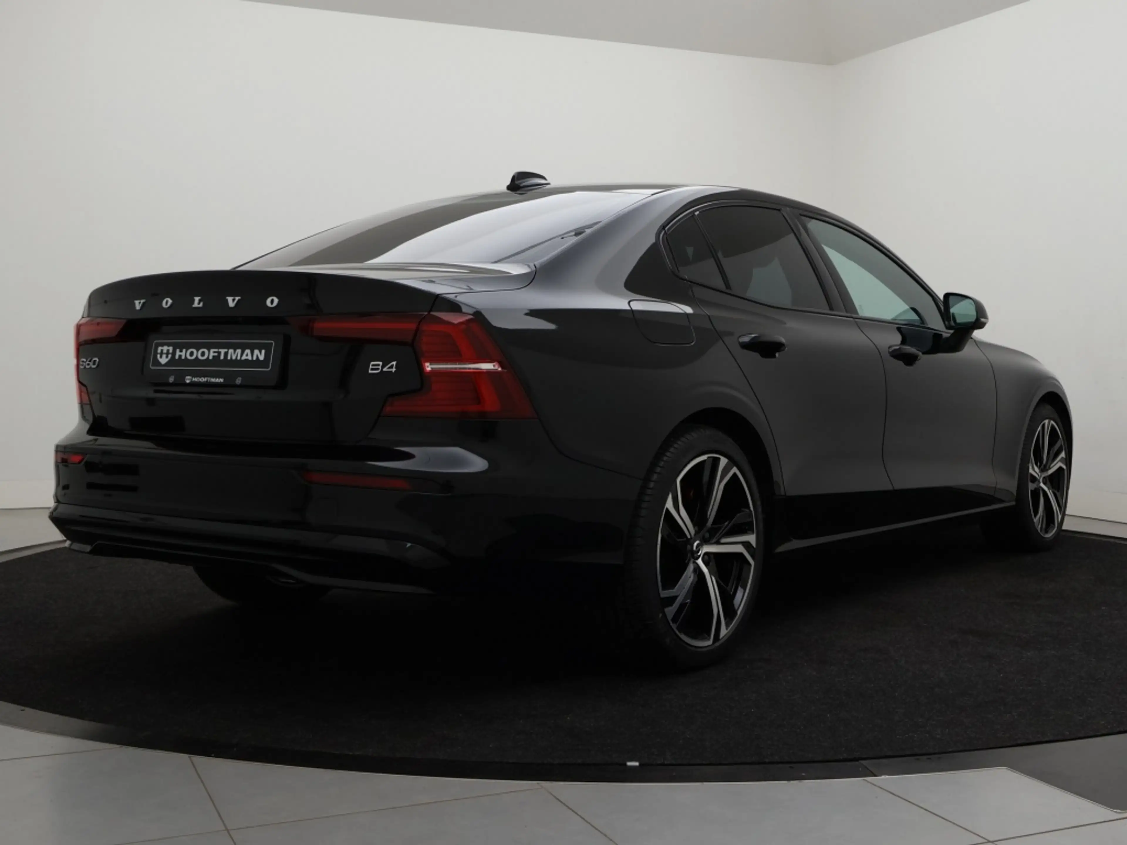 Volvo S60 B4 GT PLUS DARK 20INCH POLESTAR VELGEN GET-GLAS — photo 4