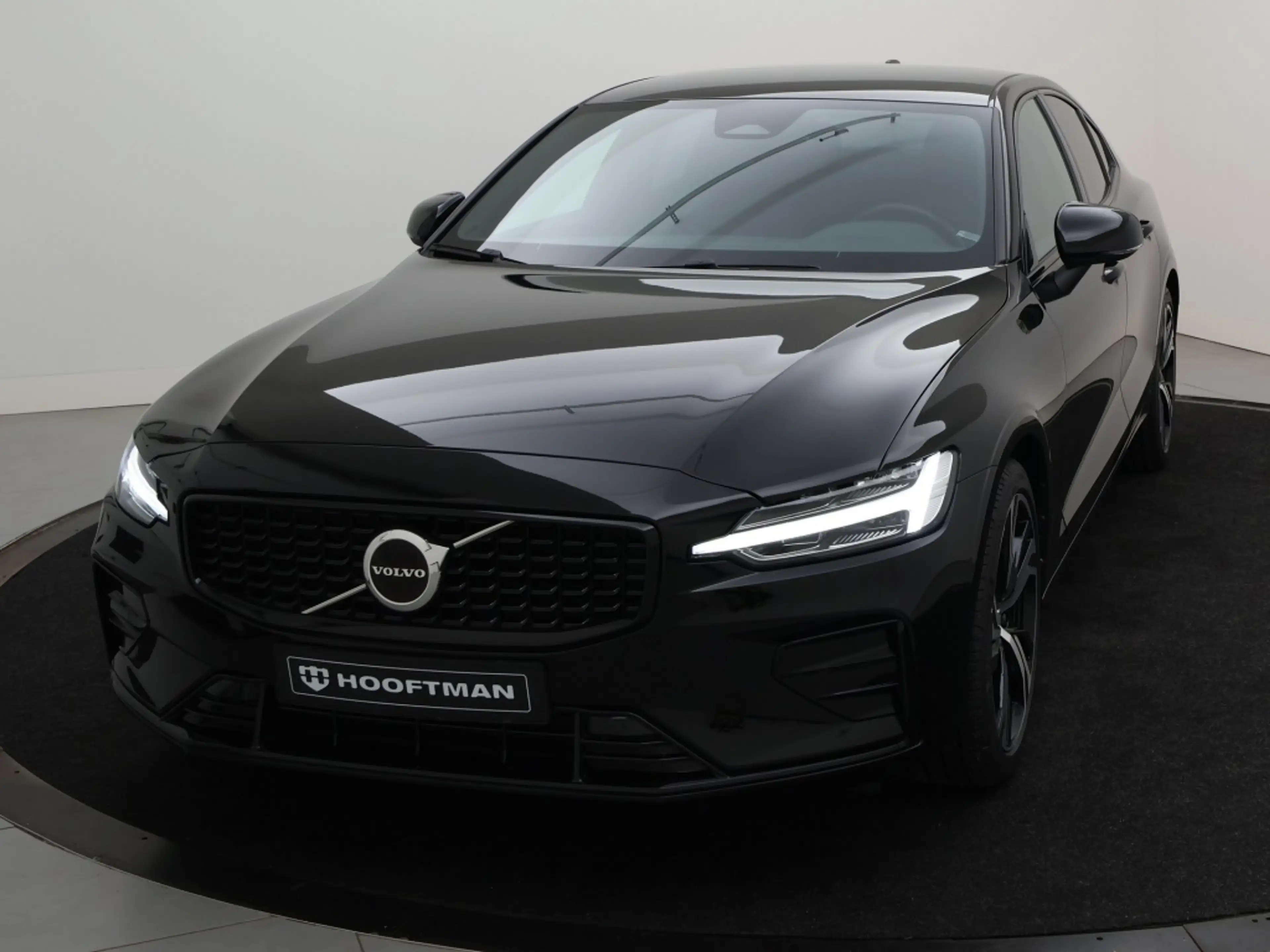 Volvo S60 B4 GT PLUS DARK 20INCH POLESTAR VELGEN GET-GLAS — photo 6