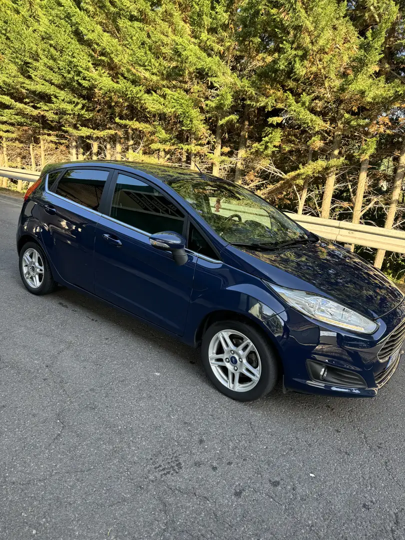 Ford Fiesta 1.6 TDCi 95 FAP Titanium Bleu - 1