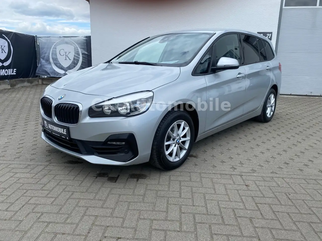 BMW 216