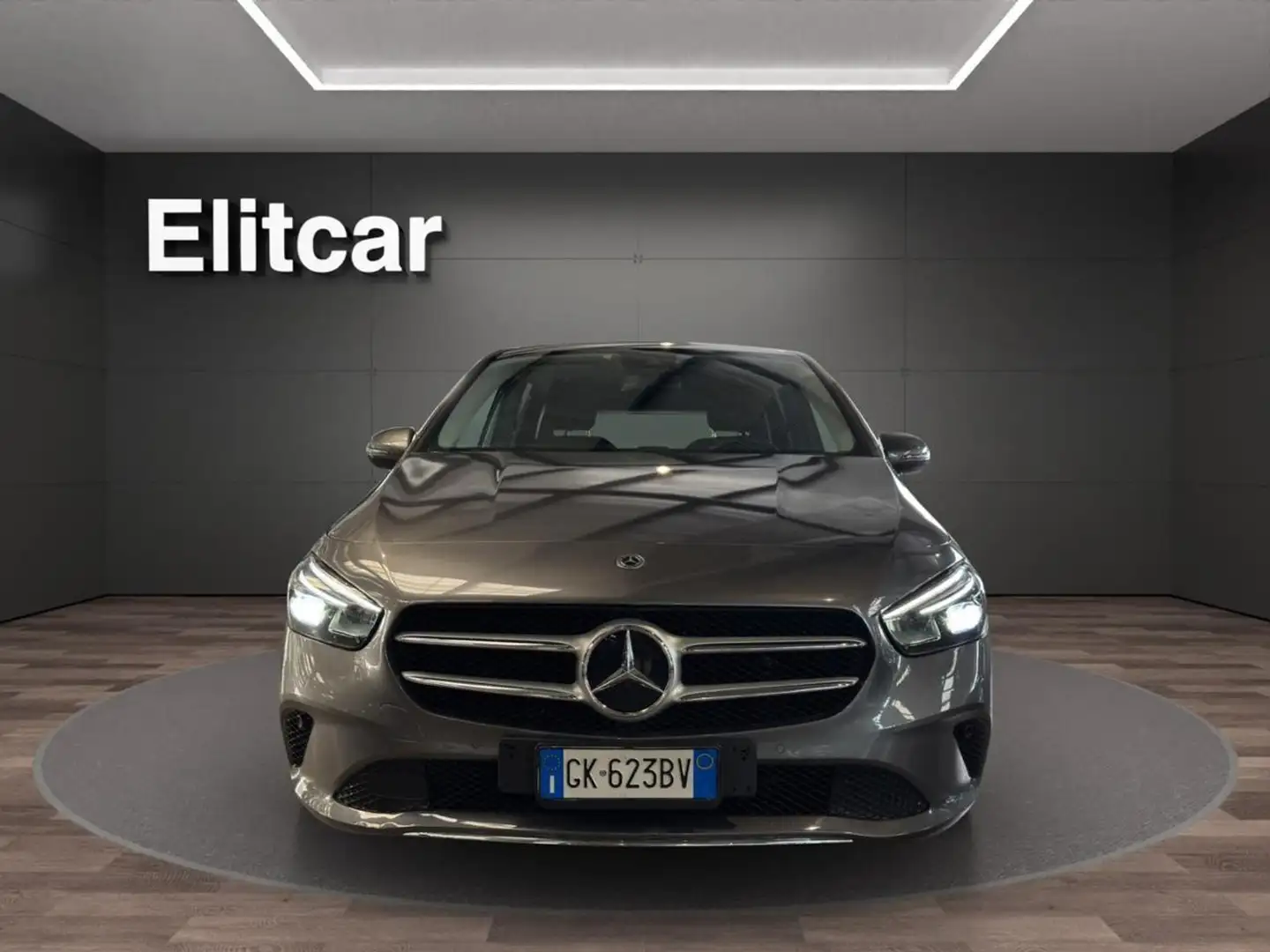 Mercedes-Benz B 180 Automatic Sport Grau - 2