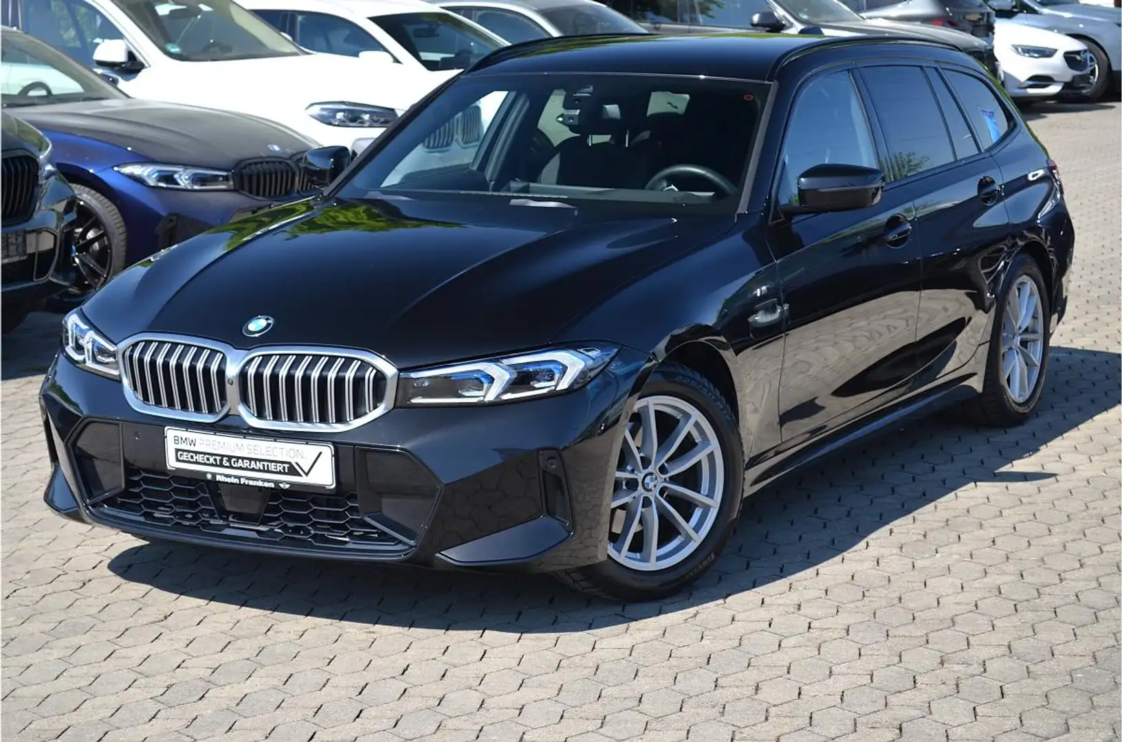 BMW 320 i Touring "M-Sport", LiveCptProf, Ad.LED, AHK, 360 Schwarz - 1