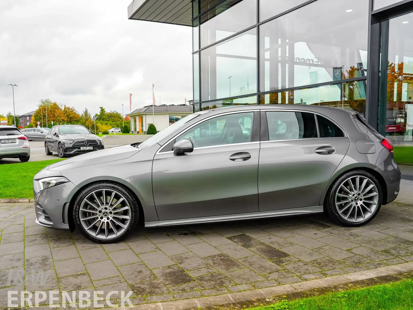 Mercedes-Benz A 250 A 250 AMG Pano AHK Kamera LED MBUX-Premium 19" Grau - 2