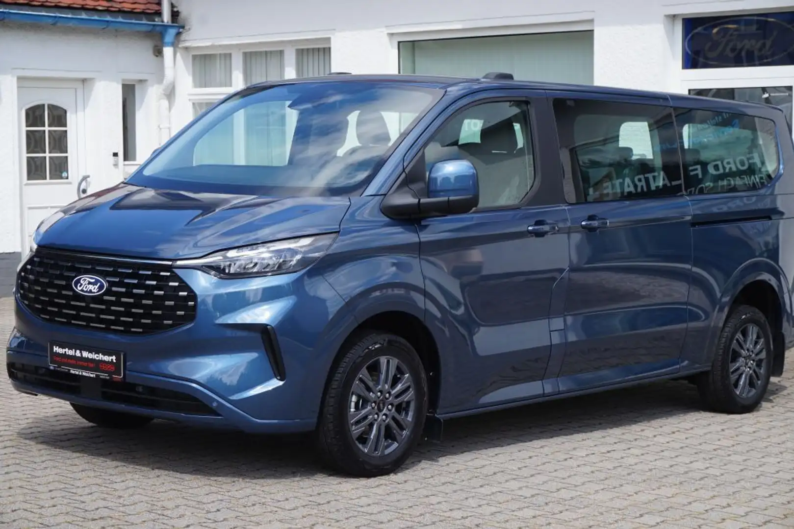 Ford Tourneo Custom 320 L2H1 VA Titanium TECH5 ACC NAVI LEDER Azul - 2