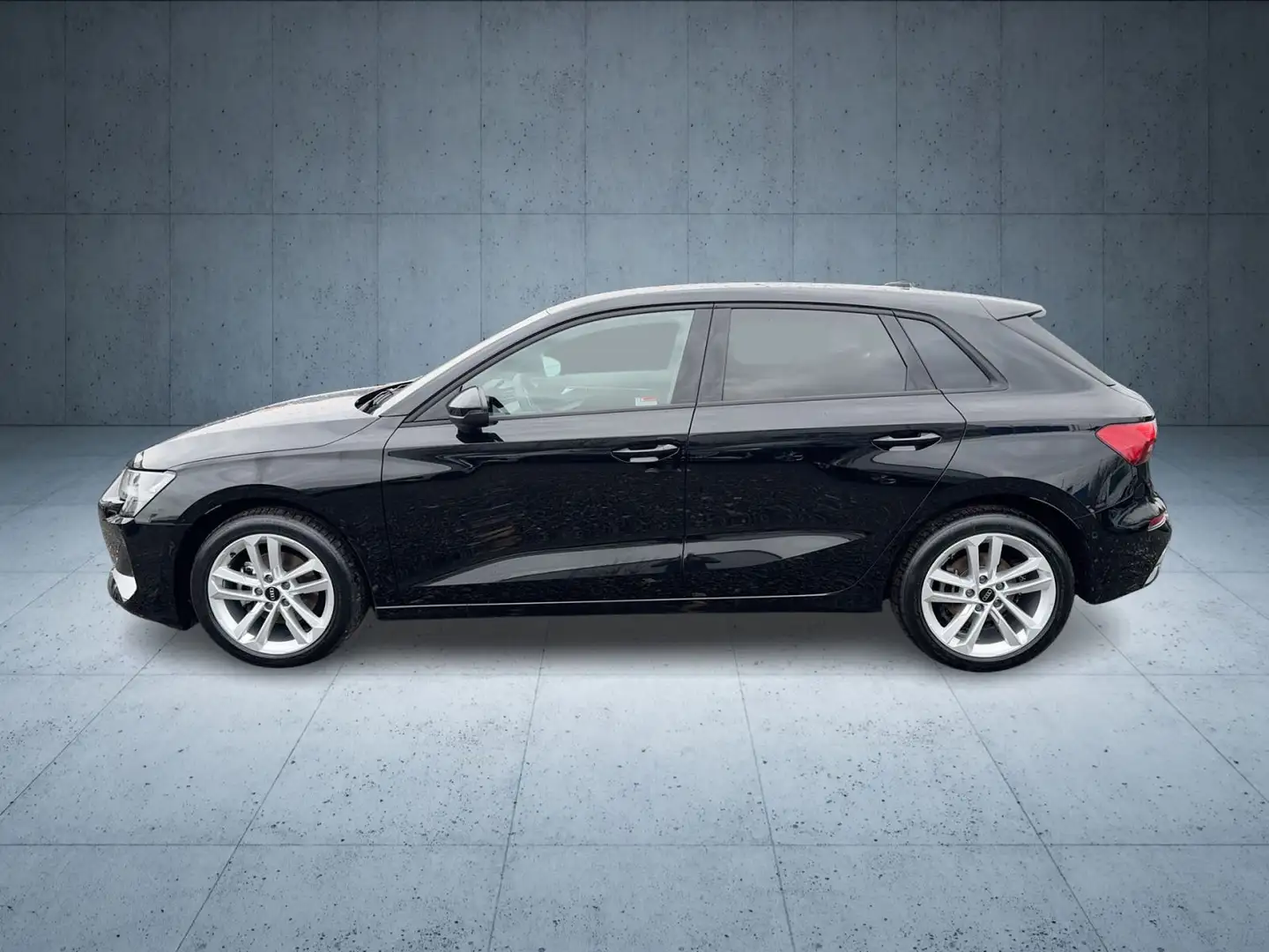Audi A3 Advanced 35 TFSI Nav/ACC/Kam/PBox Schwarz - 2