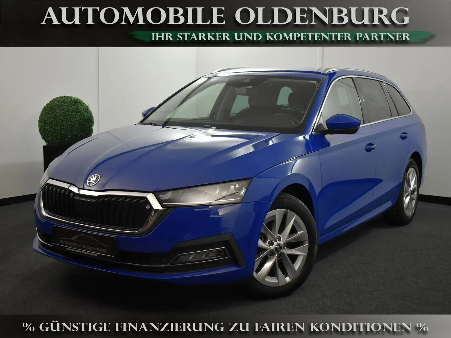 Skoda Octavia Combi 2.0 TDI DSG First Edition *ACC*HUD Bleu - 1