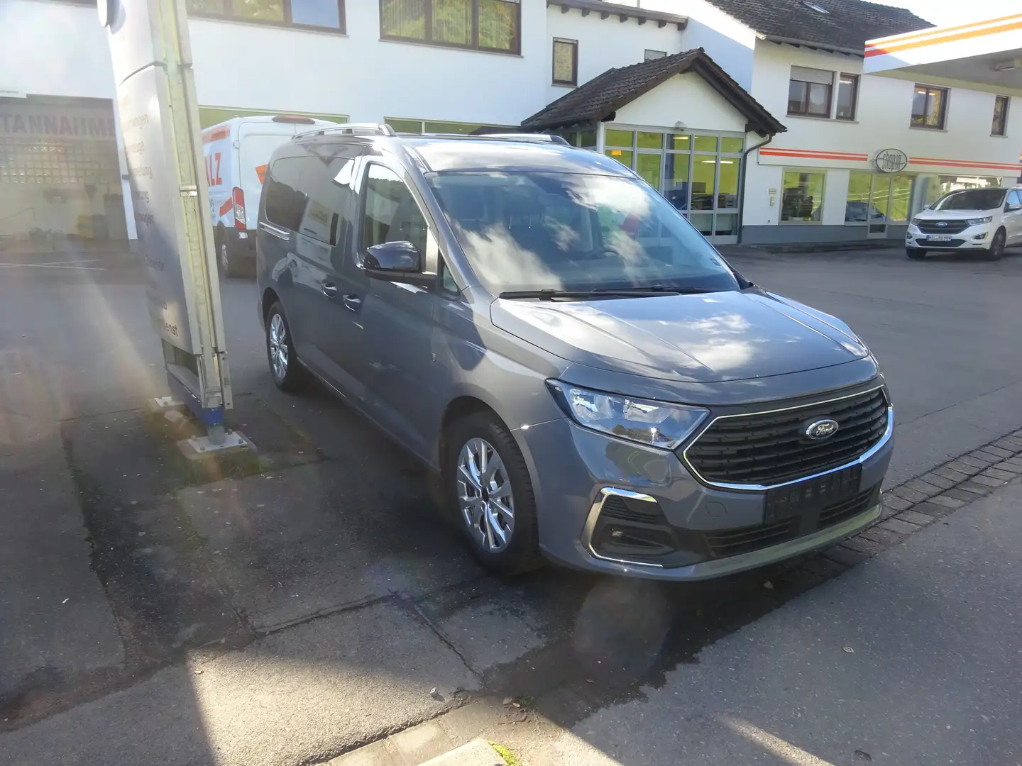 Ford Grand Tourneo Titanium AHK ACC Grau - 2