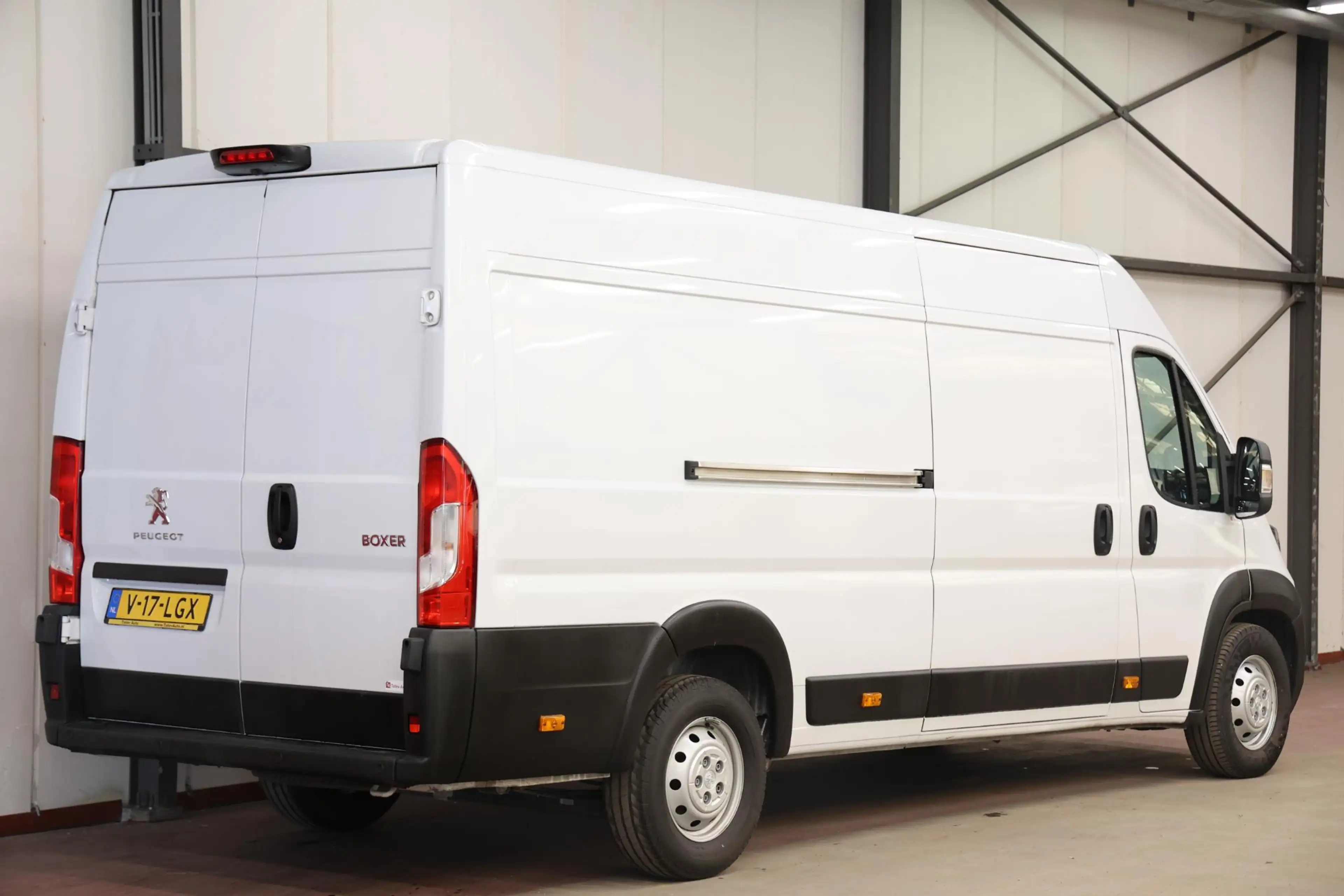 Peugeot Boxer 435 2.2 BlueHDi 140PK L4H2 — photo 2