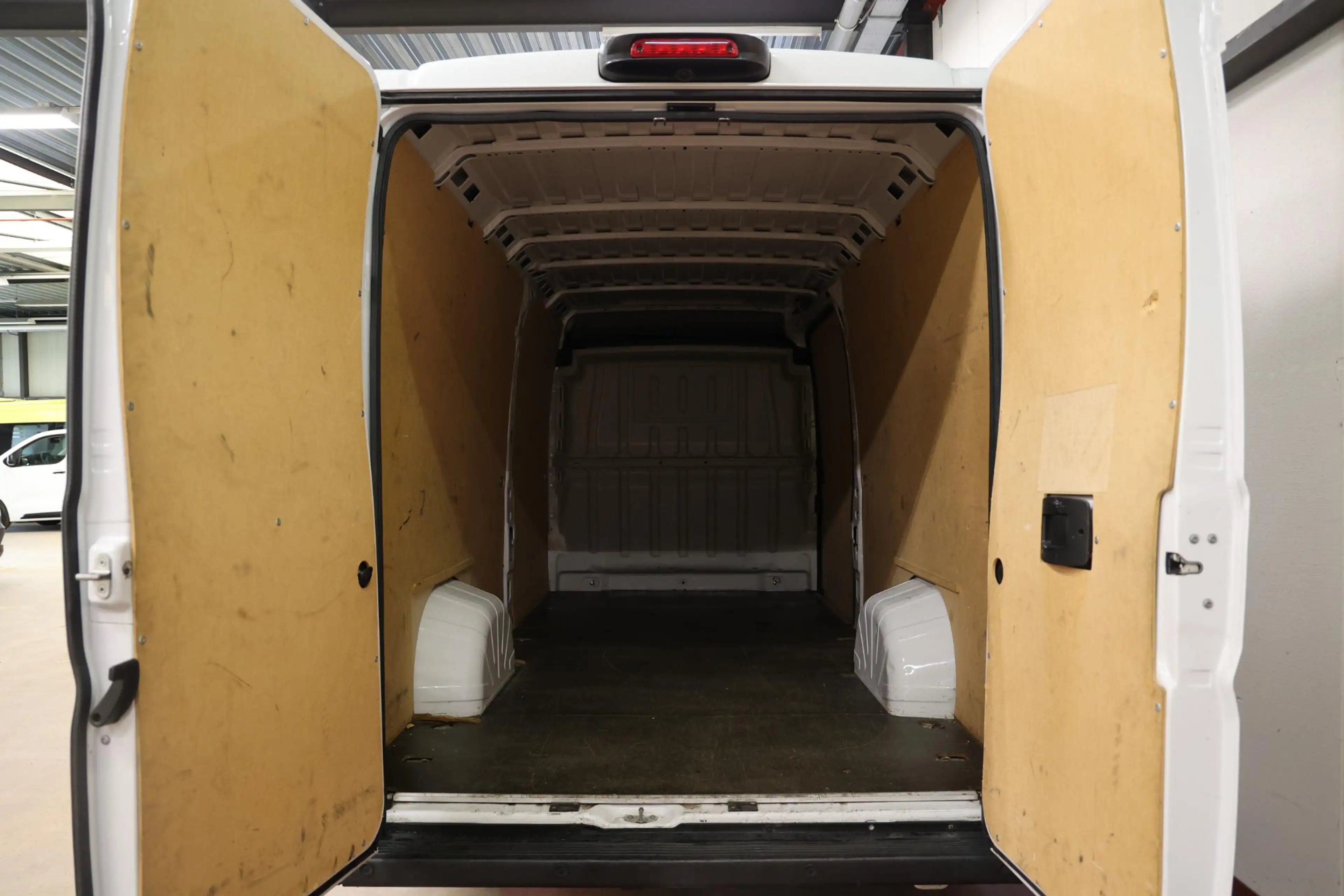 Peugeot Boxer 435 2.2 BlueHDi 140PK L4H2 — photo 4