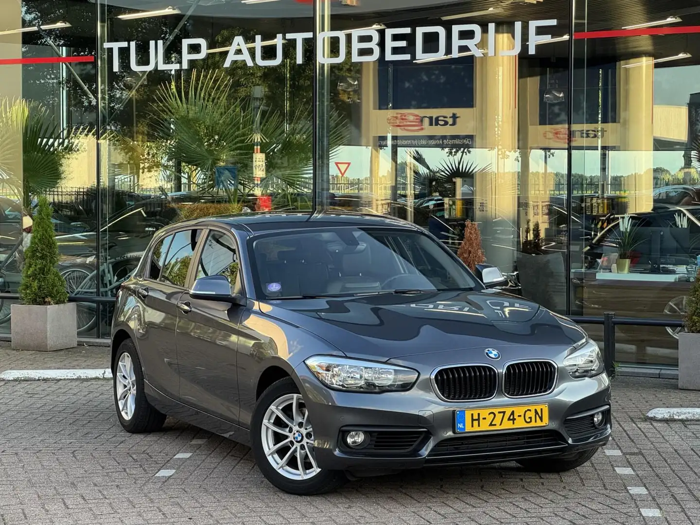 BMW 118 1-serie 118i M Sport Edition Automaat 2019 Nieuw s Grijs - 2