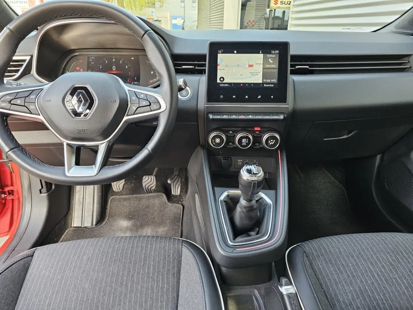 Renault Clio 1.0 TCe Intense Navi/ Cruise Control/ Climate Cont Rood - 2
