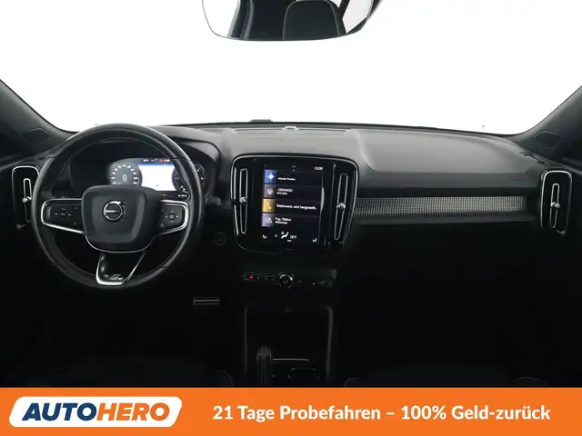 Volvo XC40 view 12