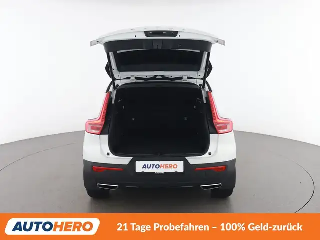 Volvo XC40 view 16