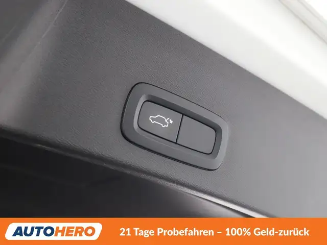 Volvo XC40 view 30