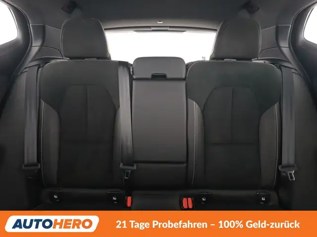 Volvo XC40 view 15