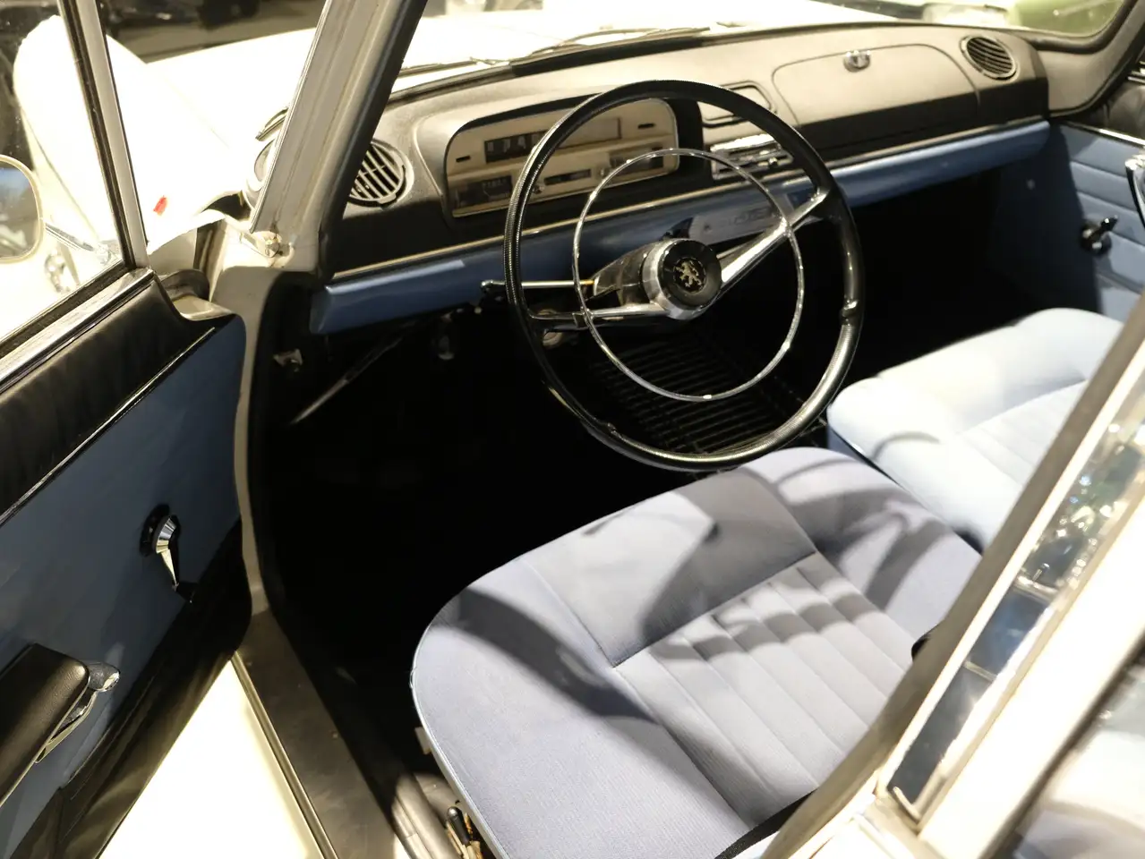 Peugeot 404 Unieke en gerestaureerde conditie, foto 10
