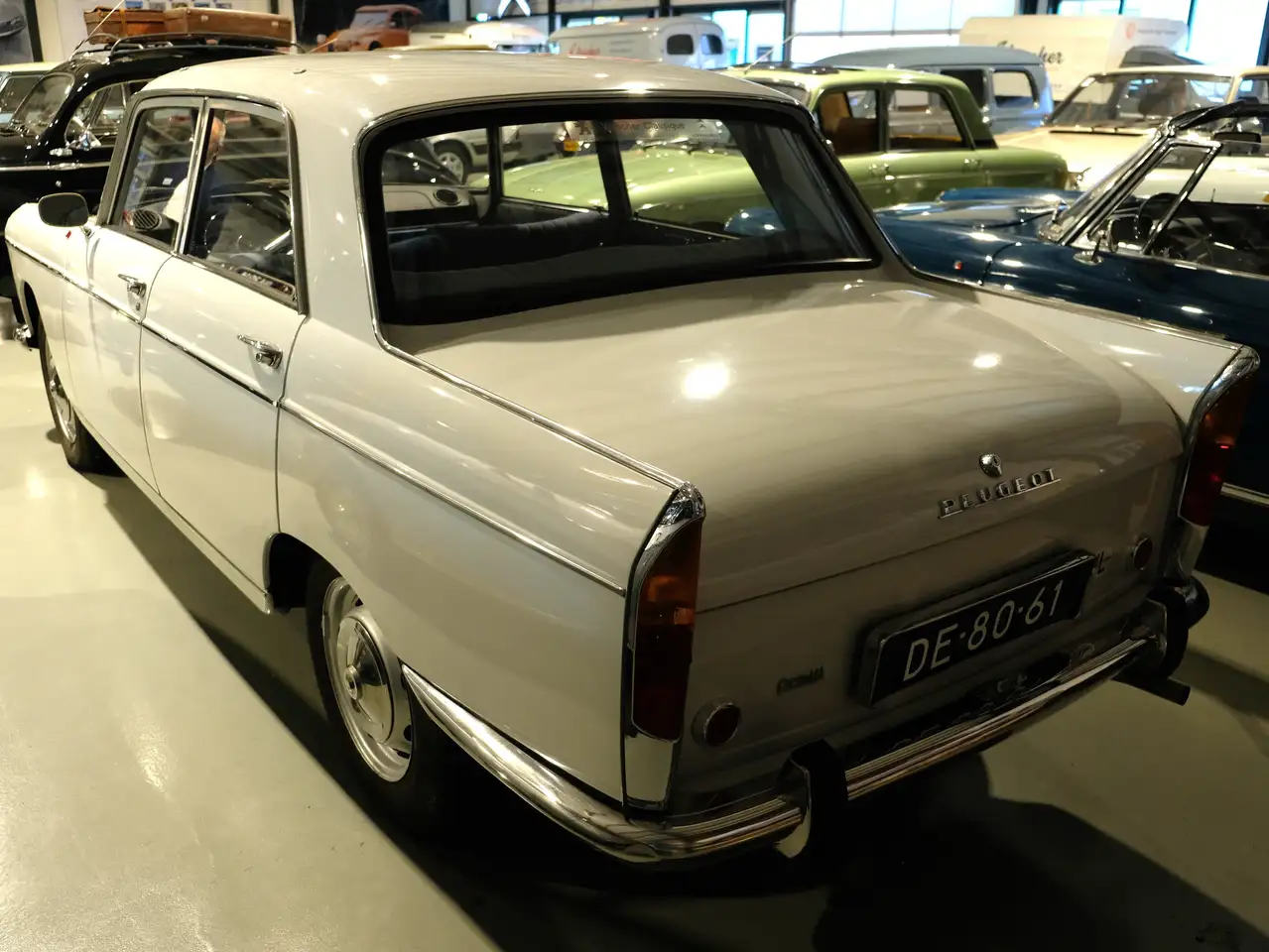 Peugeot 404 Unieke en gerestaureerde conditie, foto 2