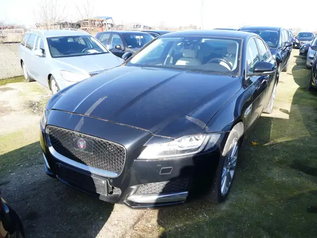 Jaguar XF Limousine 2.0 Diesel Pure Motor Getriebe fehlt !!!