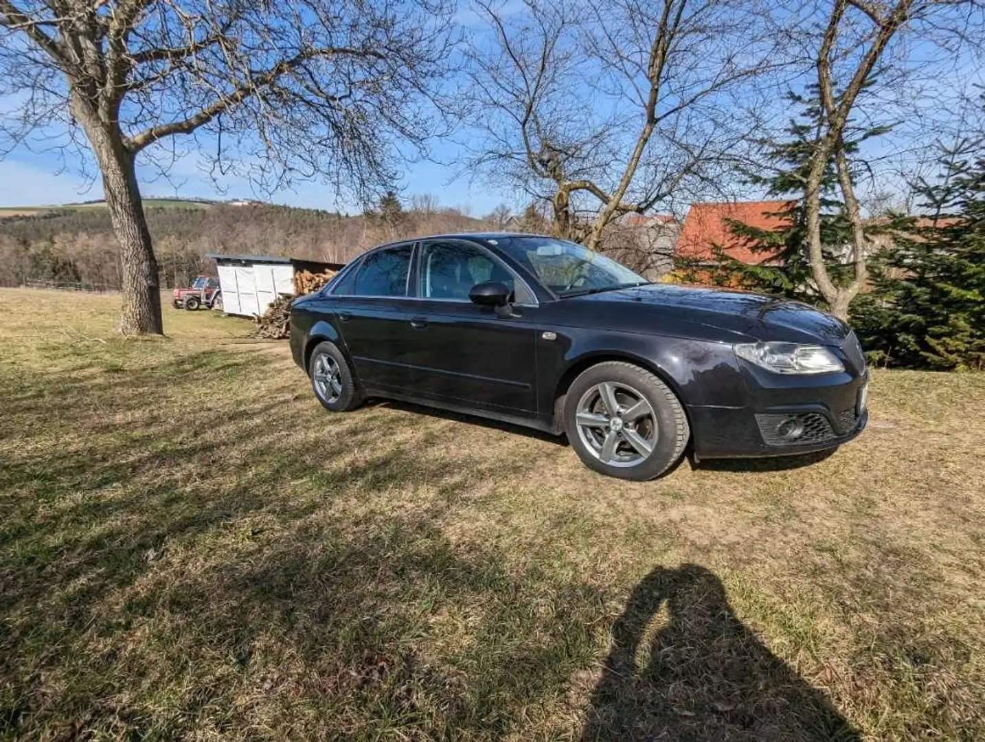SEAT Exeo Exeo Sport 2,0 TDI CR Sport crna - 1