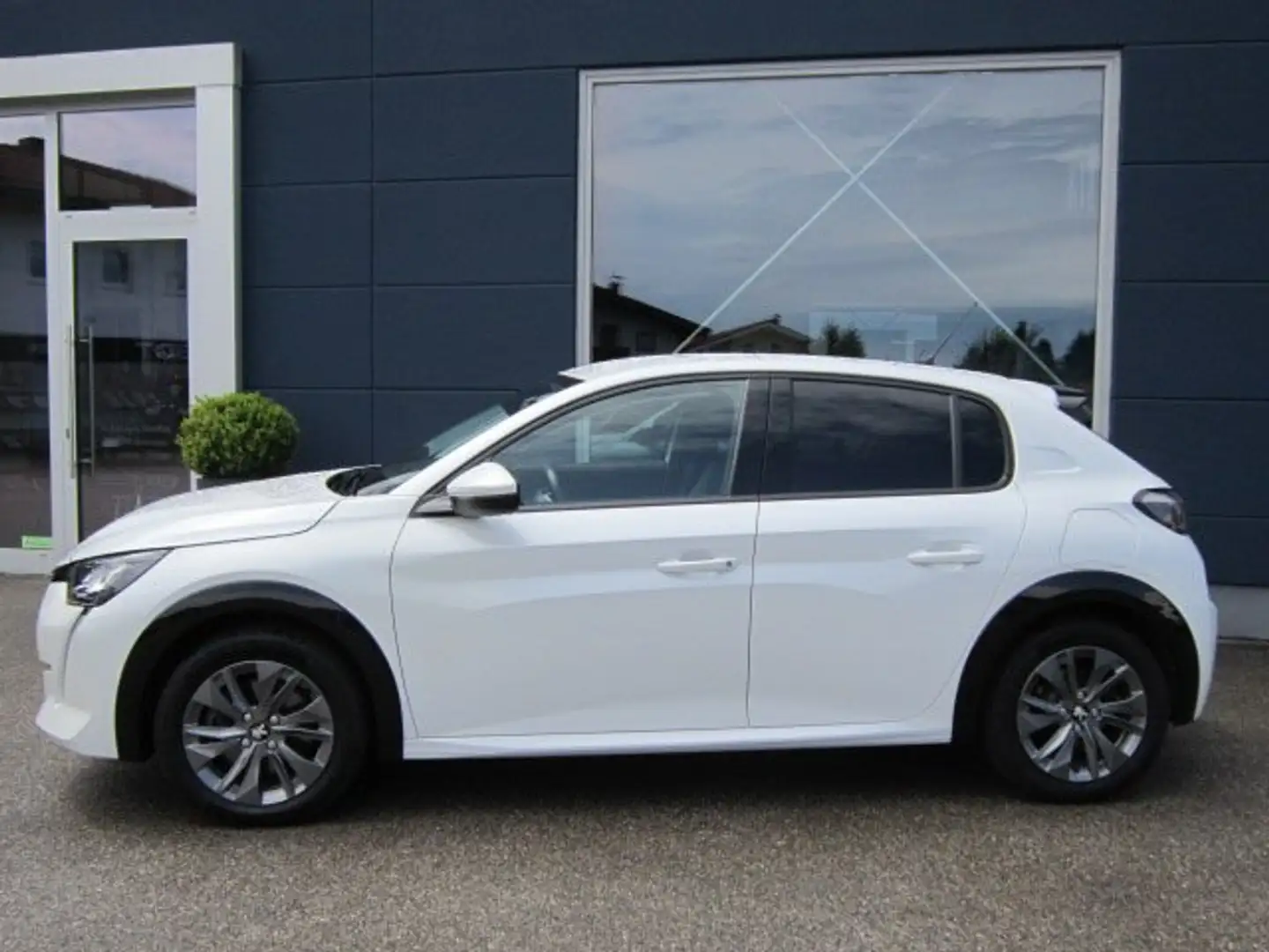 Peugeot e-208 208 Allure Pack Elektromotor 136 Weiß - 2